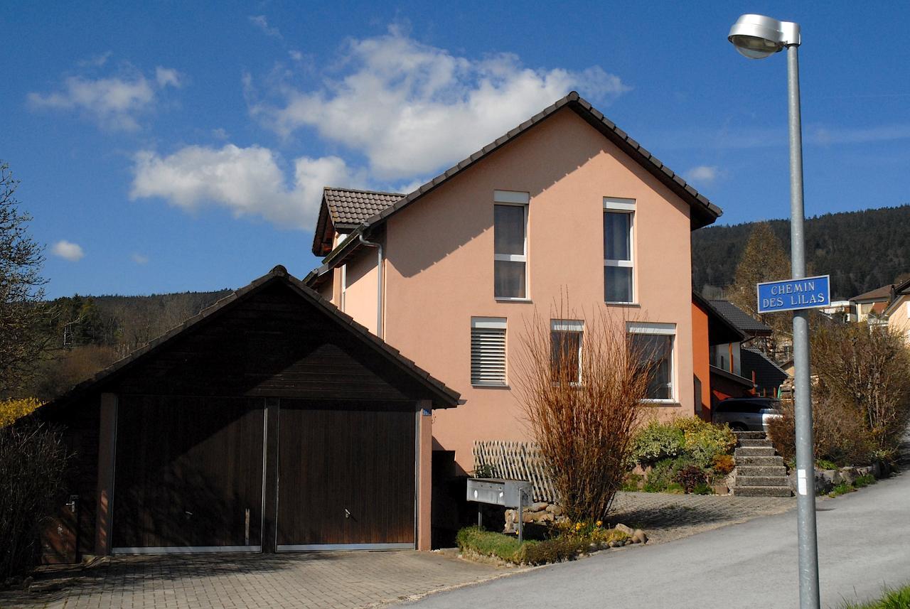 Appartment Aux Lilas Les Geneveys-sur-Coffrane Eksteriør bilde